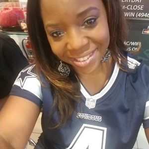 Meet your Posher, Monica